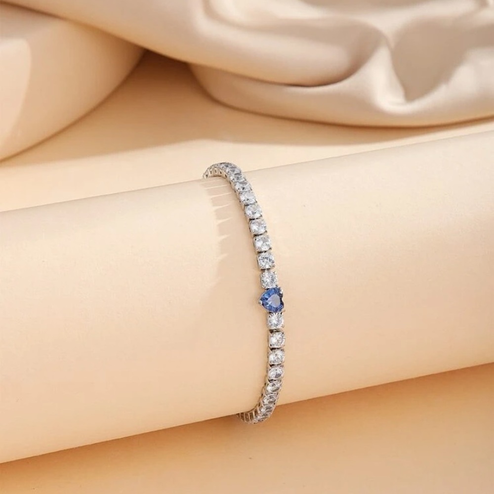Glamorous Zircon Rhinestone Heart Bracelet - Picture 3 of 4